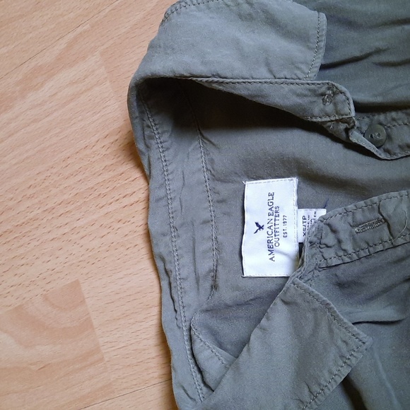 American Eagle sage green shirt - Picture 4 of 5